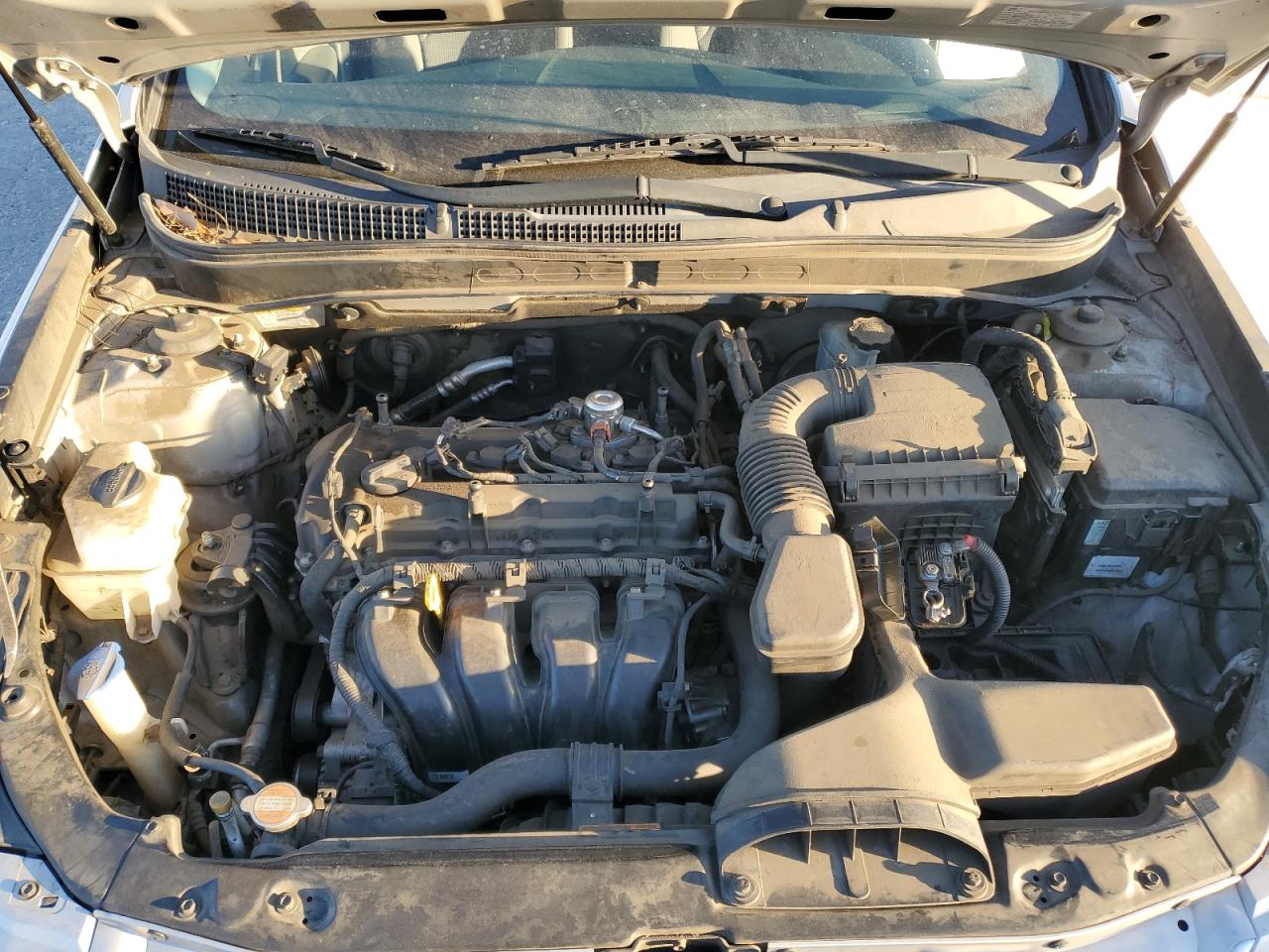 2012 Hyundai Sonata - Image 11