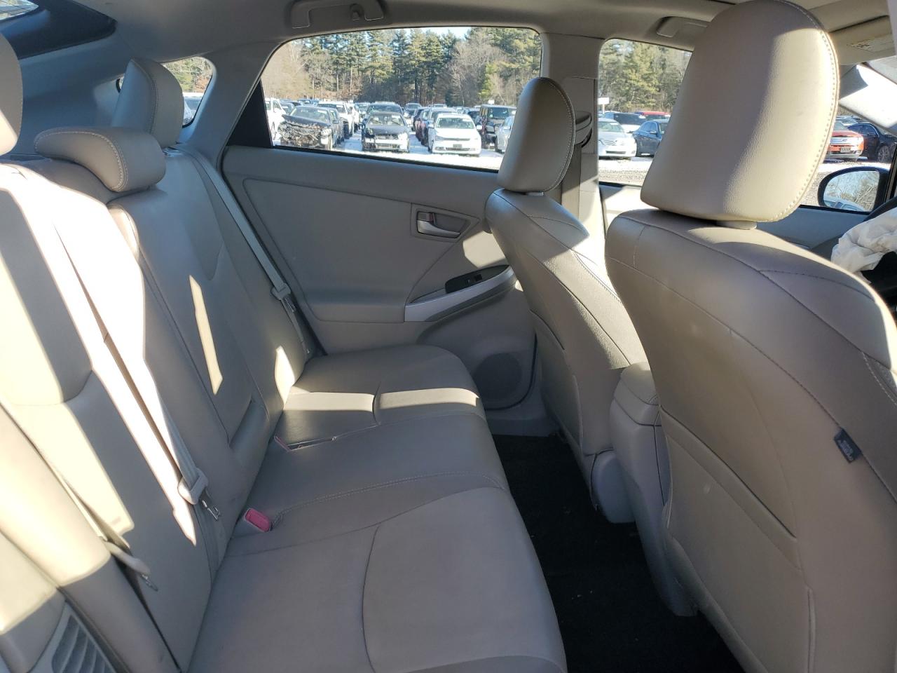 2012 Toyota Prius - Image 10