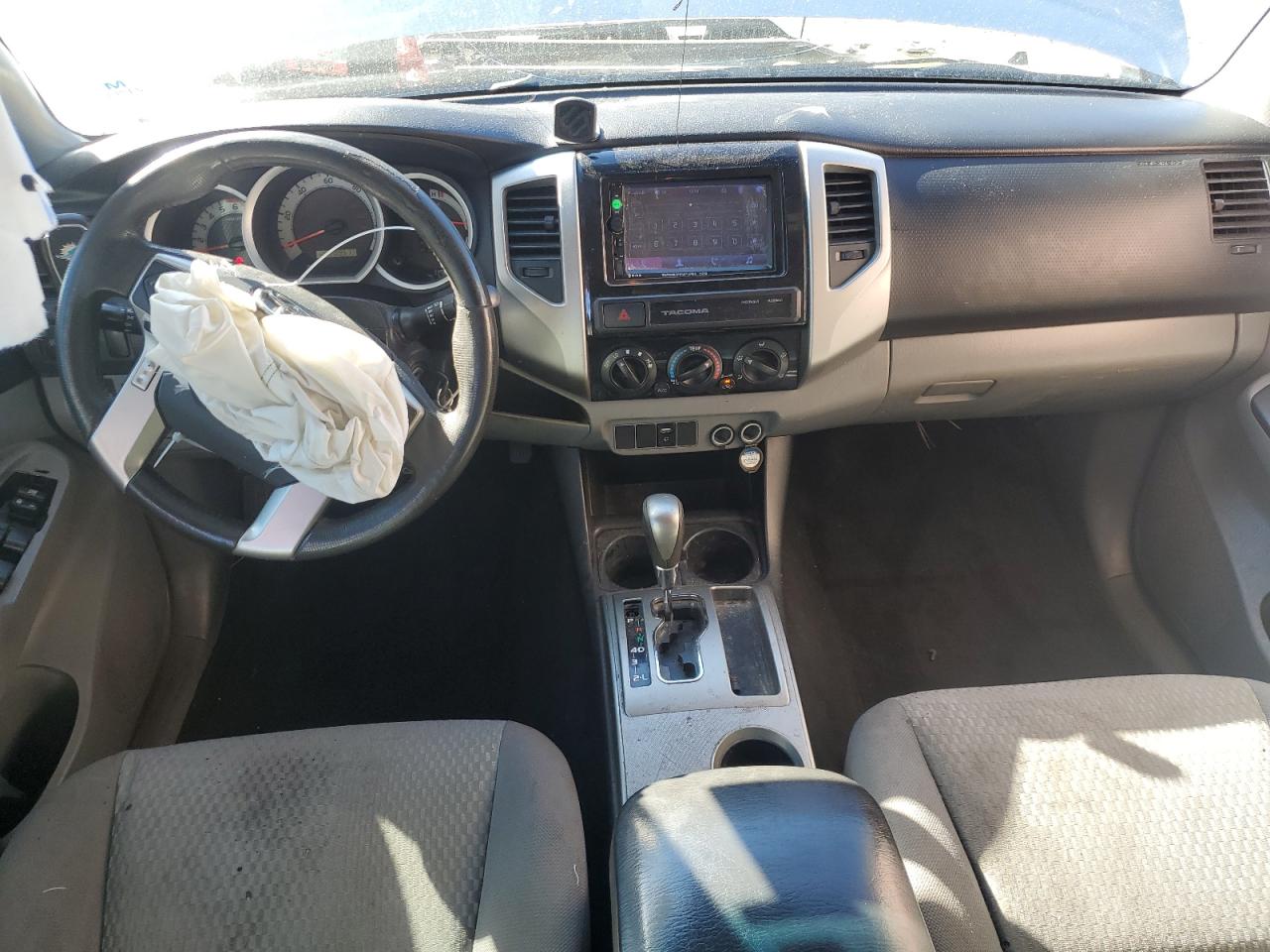 2015 Toyota Tacoma - Image 8