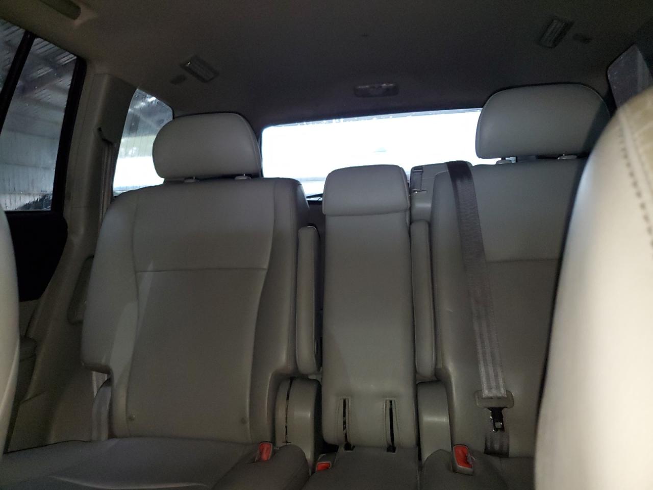 2012 Toyota Highlander - Image 10