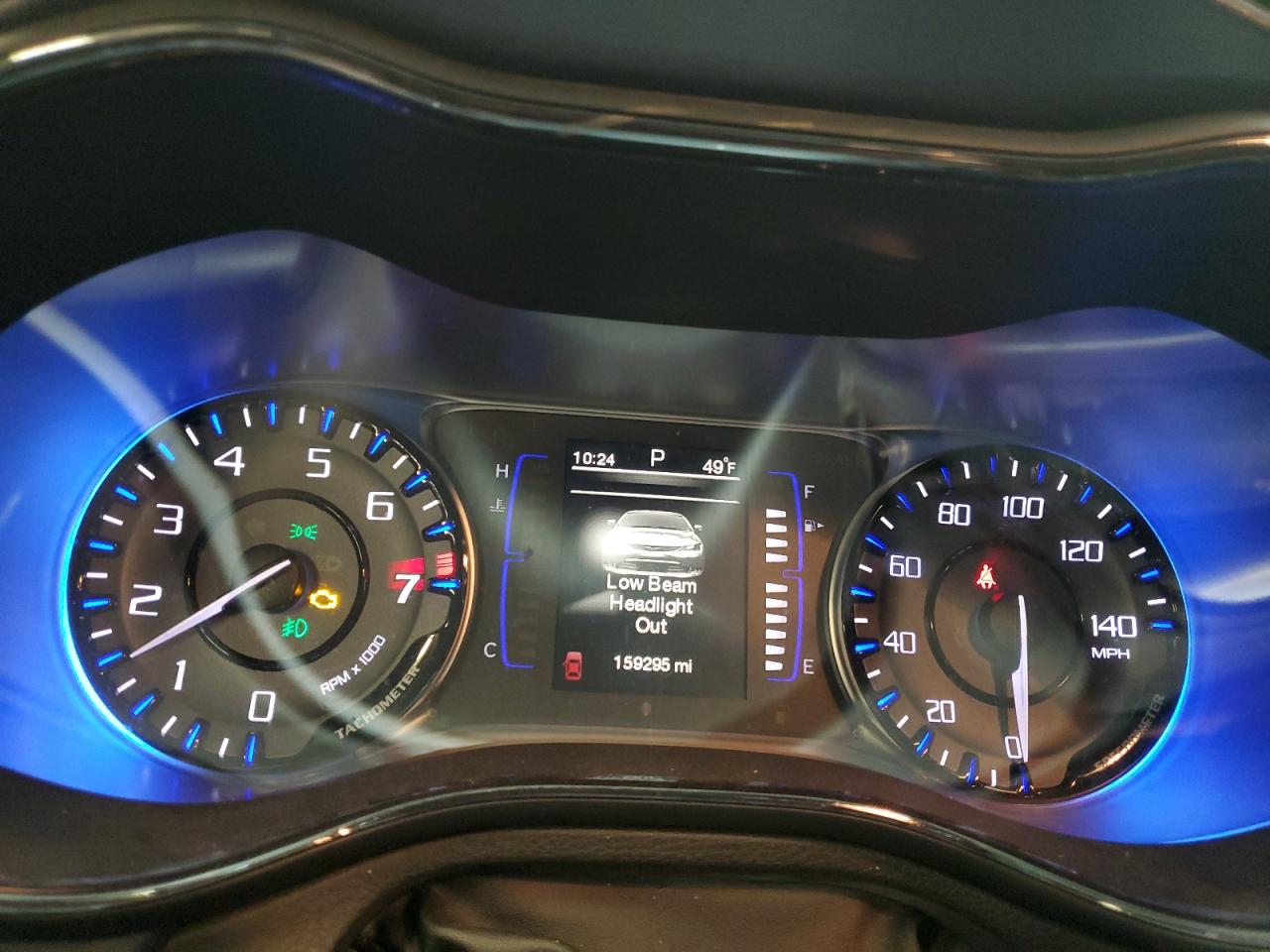 2015 Chrysler 200 - Image 9