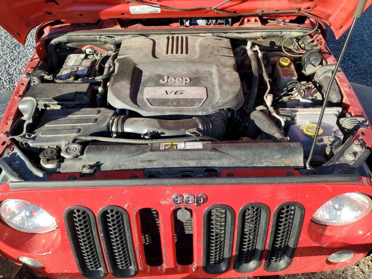 2016 Jeep Wrangler - Image 12