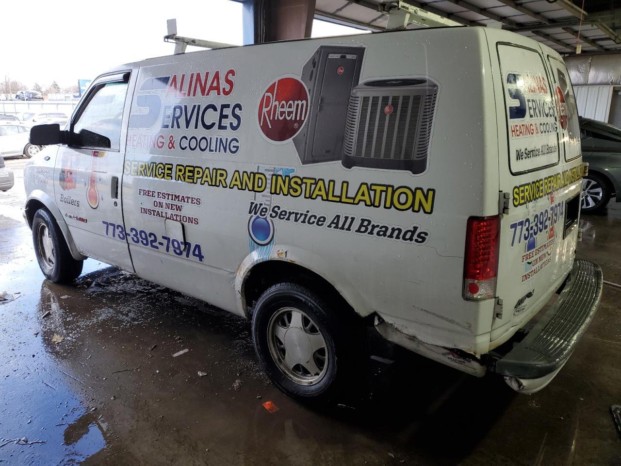 2002 Chevrolet Astro - Image 2