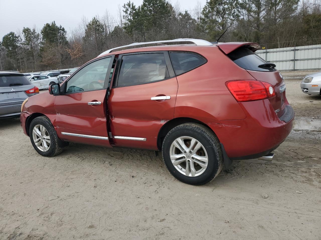 2013 Nissan Rogue - Image 2