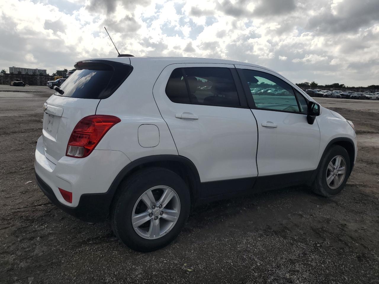 2022 Chevrolet Trax - Image 3