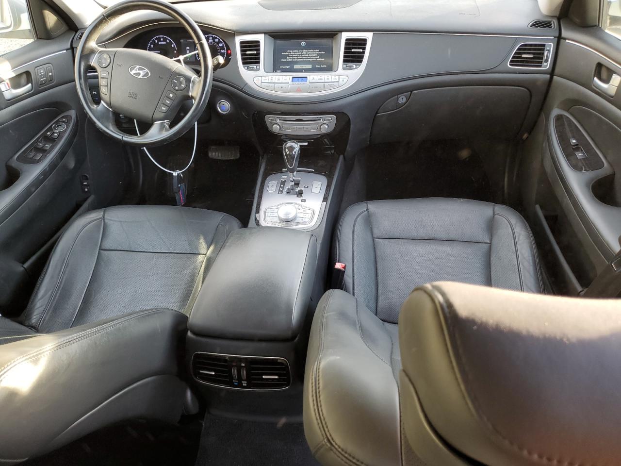 2013 Hyundai Genesis - Image 8