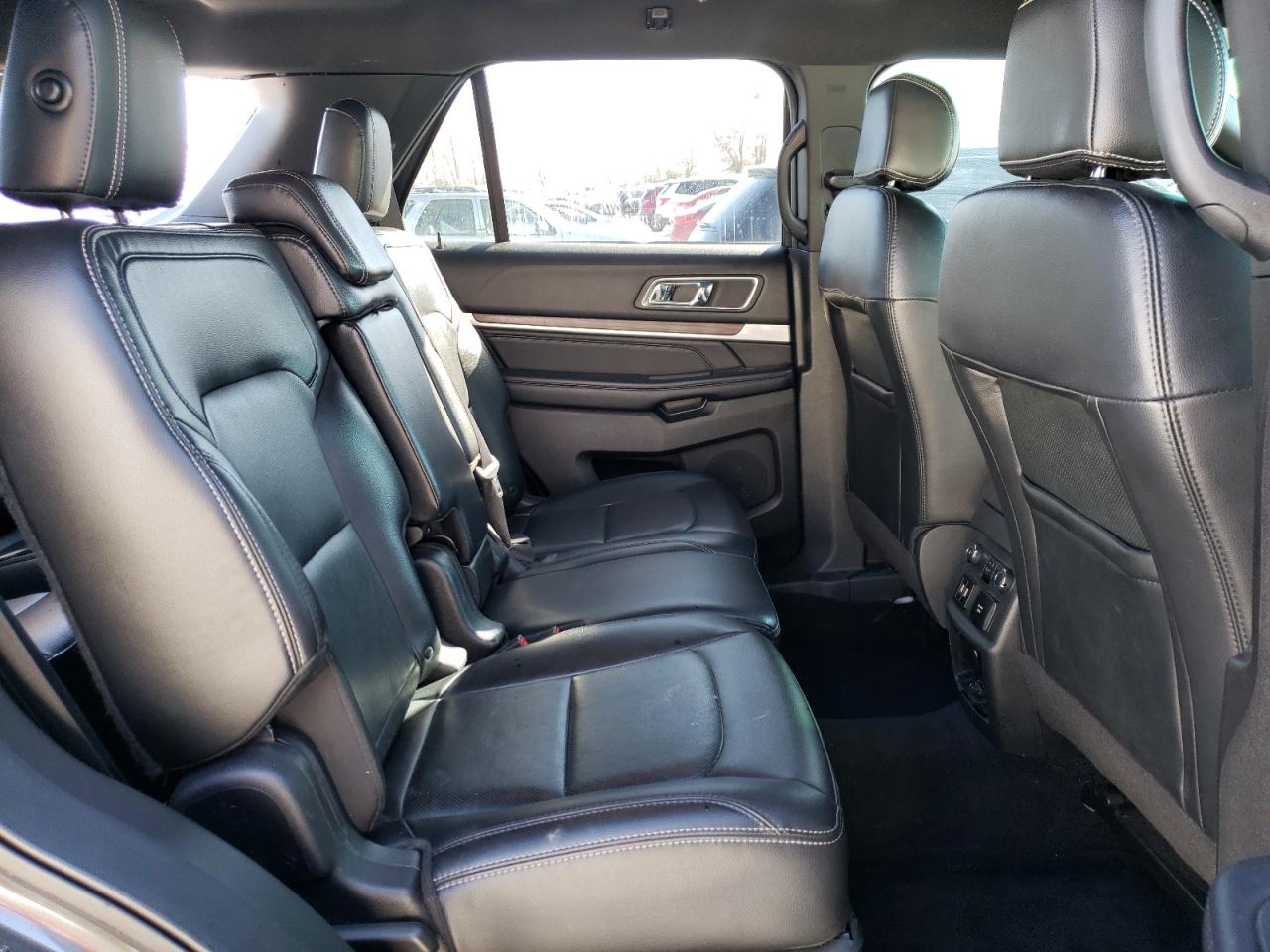 2017 Ford Explorer - Image 11