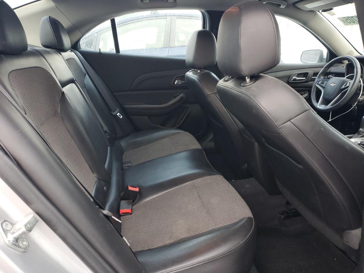 2015 Chevrolet Malibu - Image 10