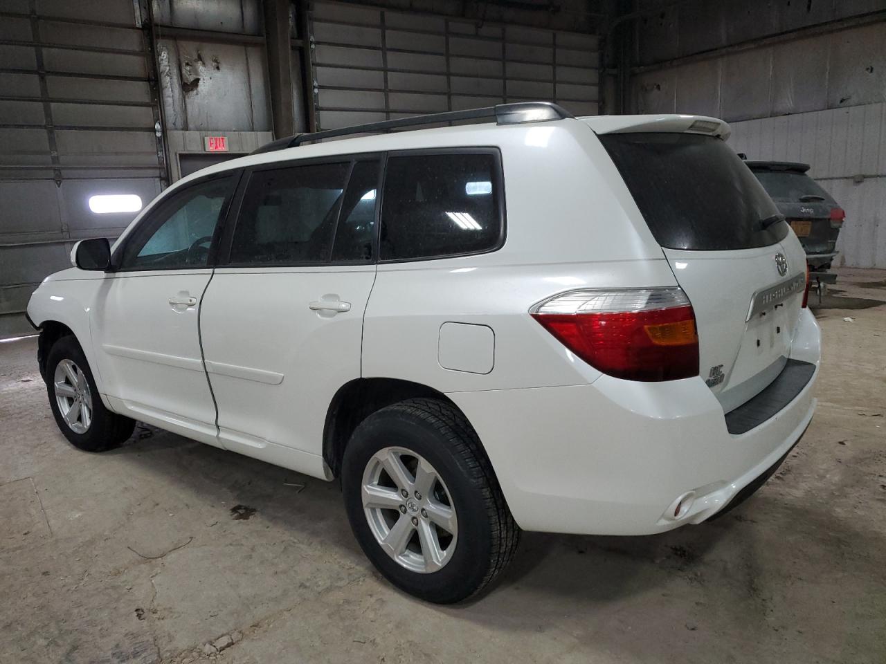 2010 Toyota Highlander - Image 2