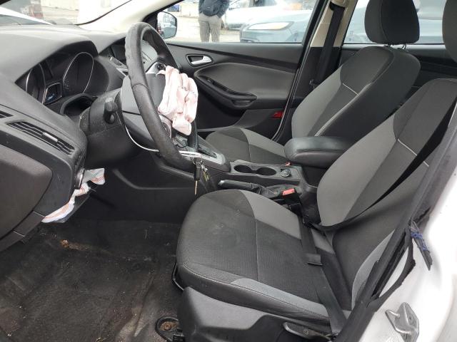 Sedans FORD FOCUS 2014 Biały