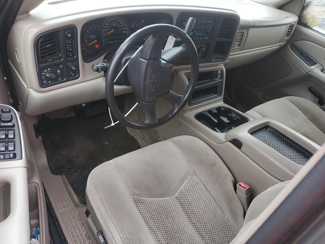 2003 Chevrolet Suburban - Image 8