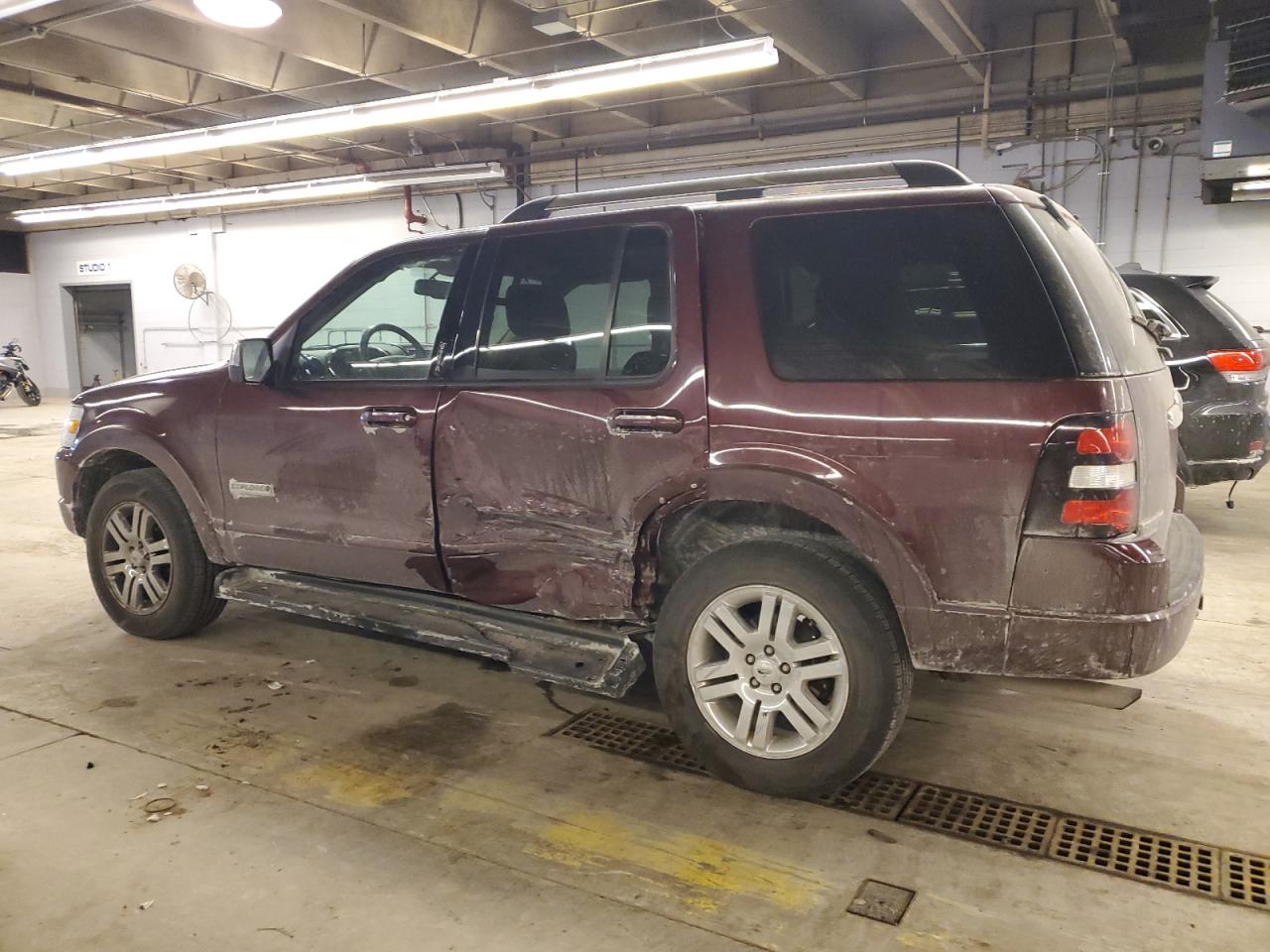 2007 Ford Explorer - Image 2
