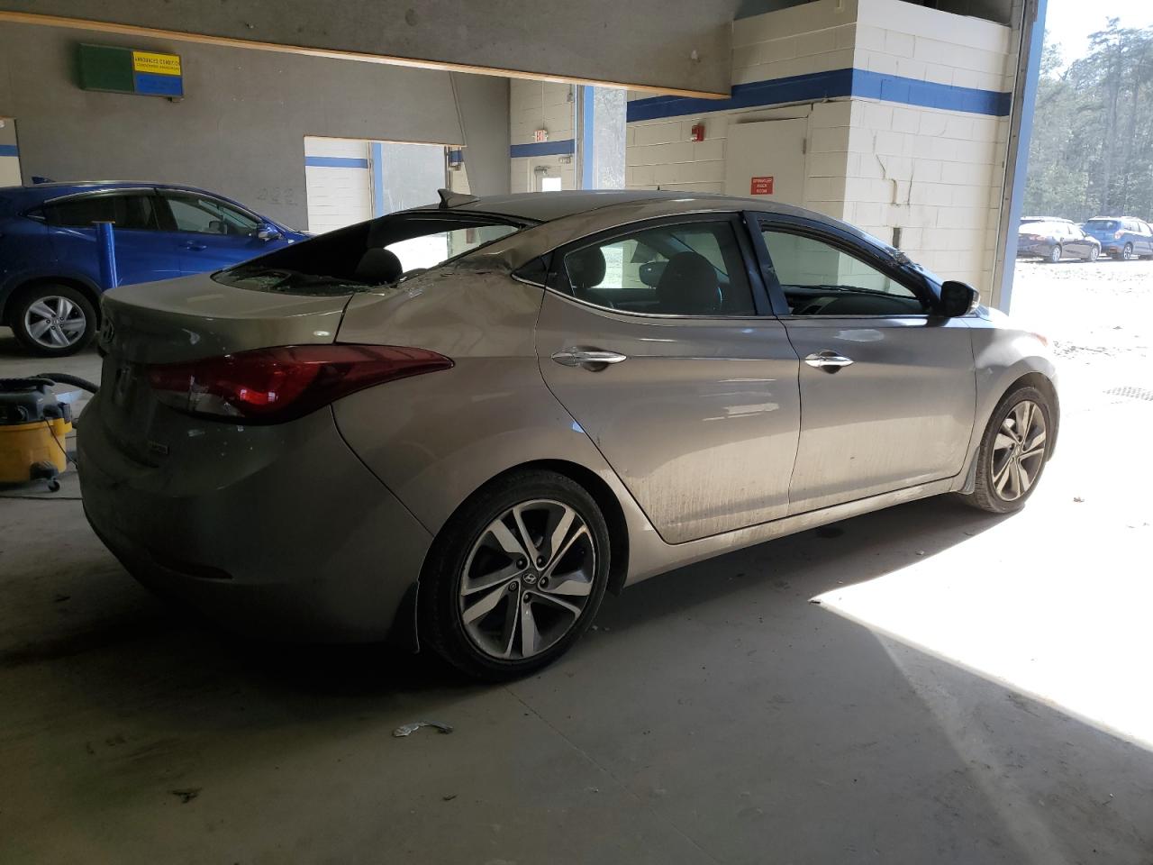 2016 Hyundai Elantra - Image 3