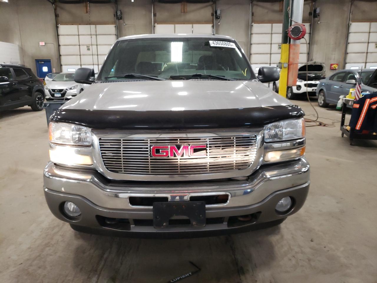 2006 GMC Sierra - Image 5