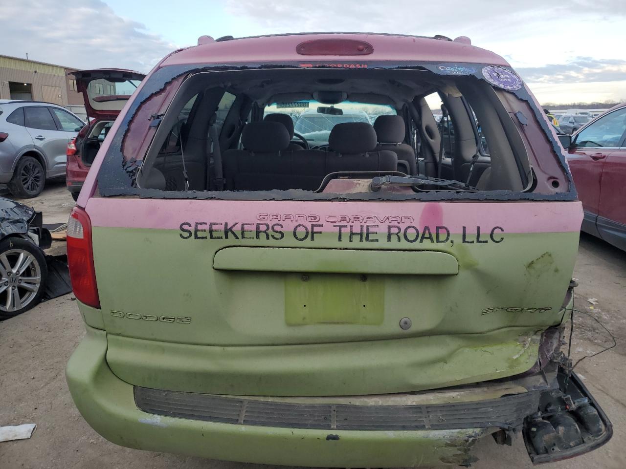 2002 Dodge Caravan - Image 6