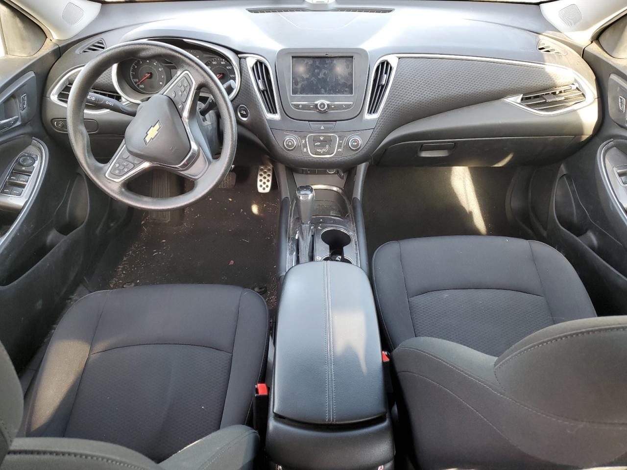 2016 Chevrolet Malibu - Image 8