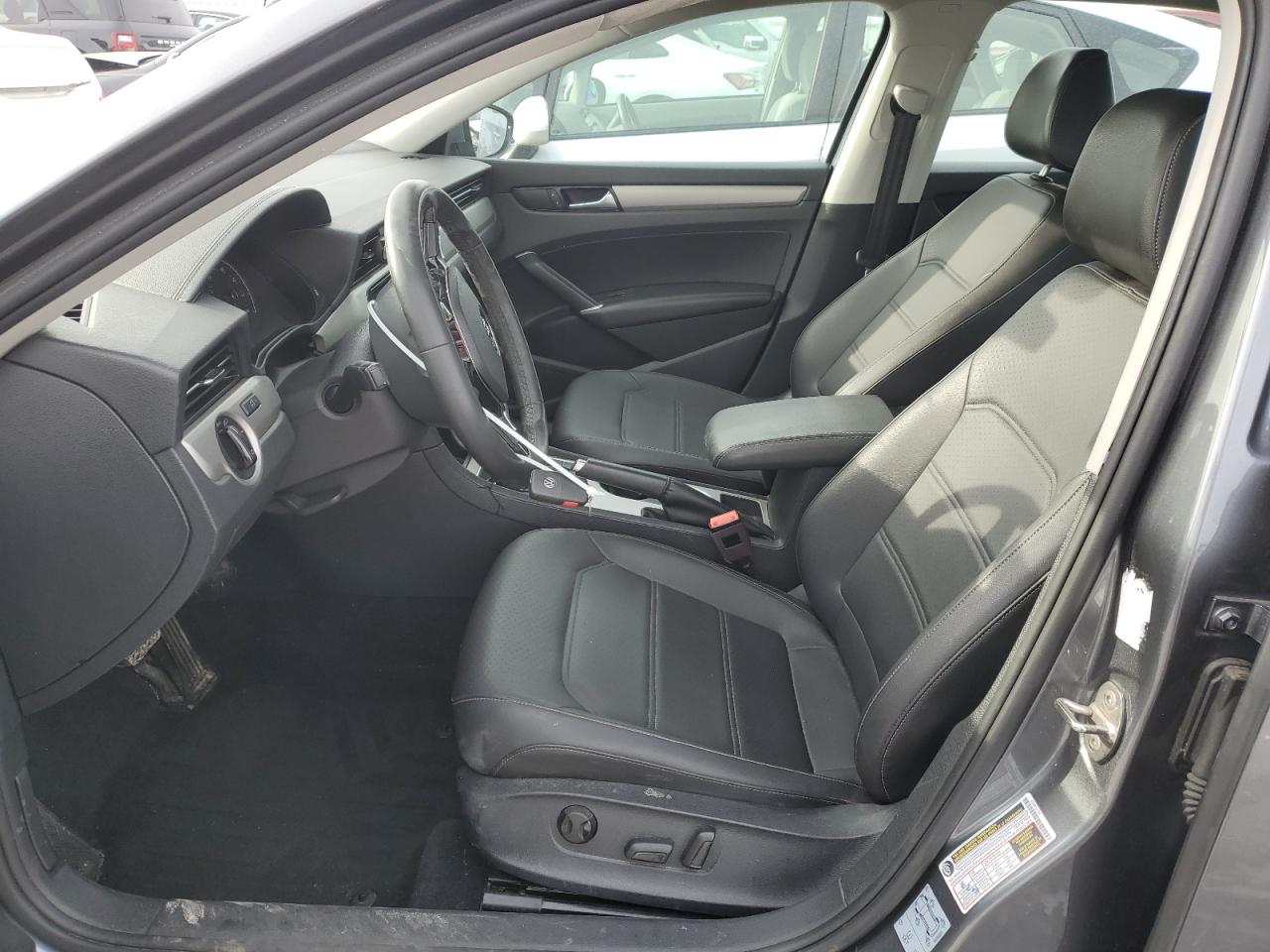 2021 Volkswagen Passat - Image 7