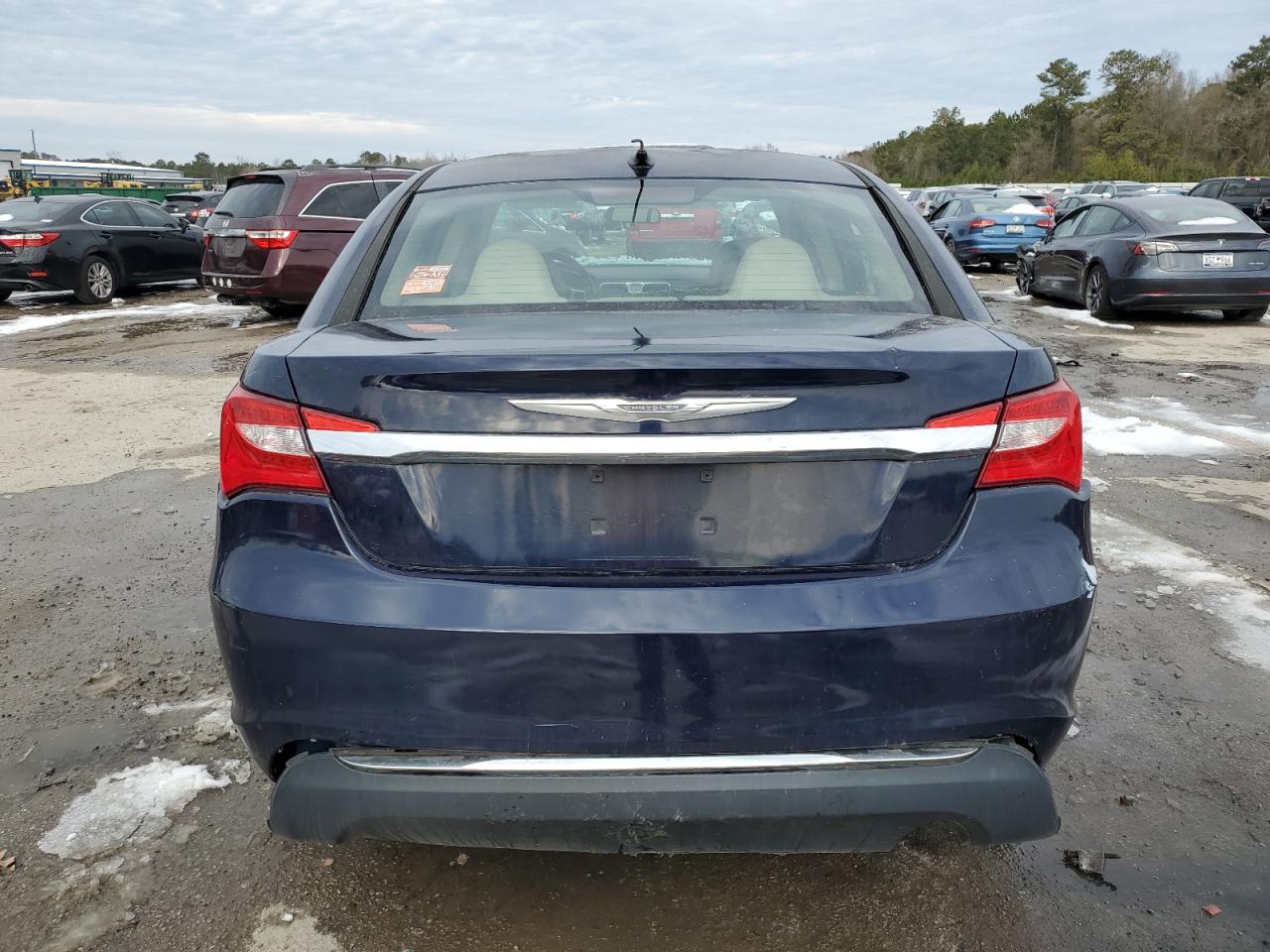 2013 Chrysler 200 - Image 6