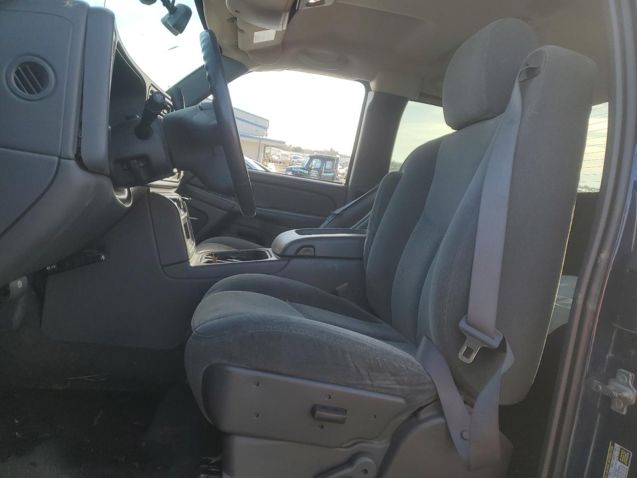 2004 Chevrolet Silverado - Image 7