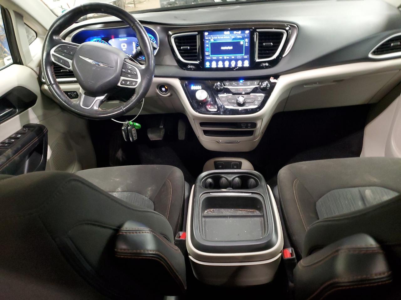 2020 Chrysler Pacifica - Image 8