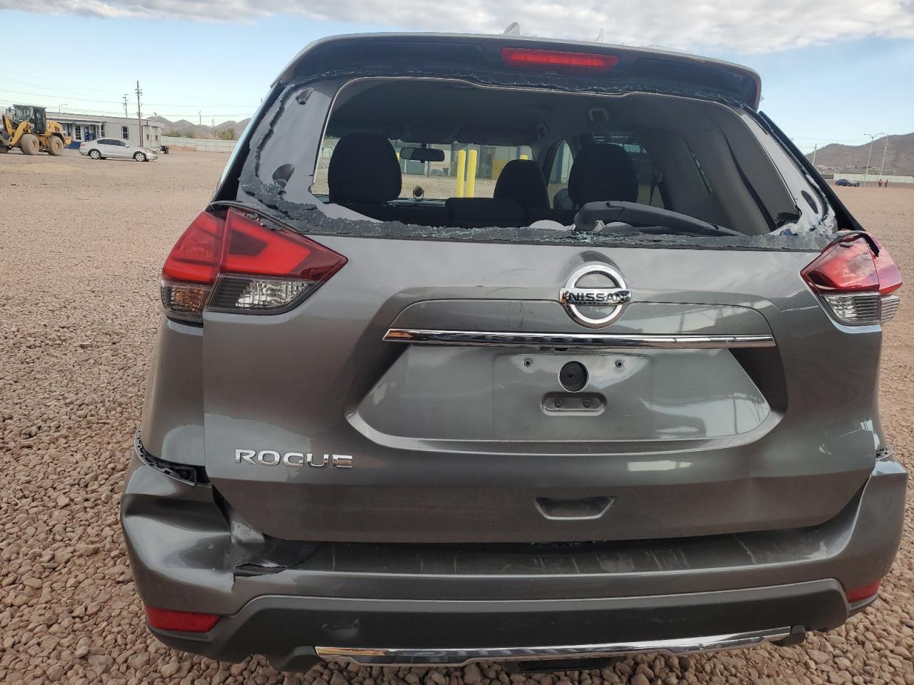 2017 Nissan Rogue - Image 6