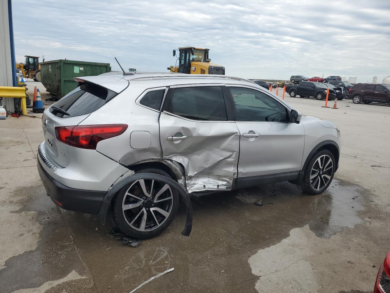 2018 Nissan Rogue - Image 3