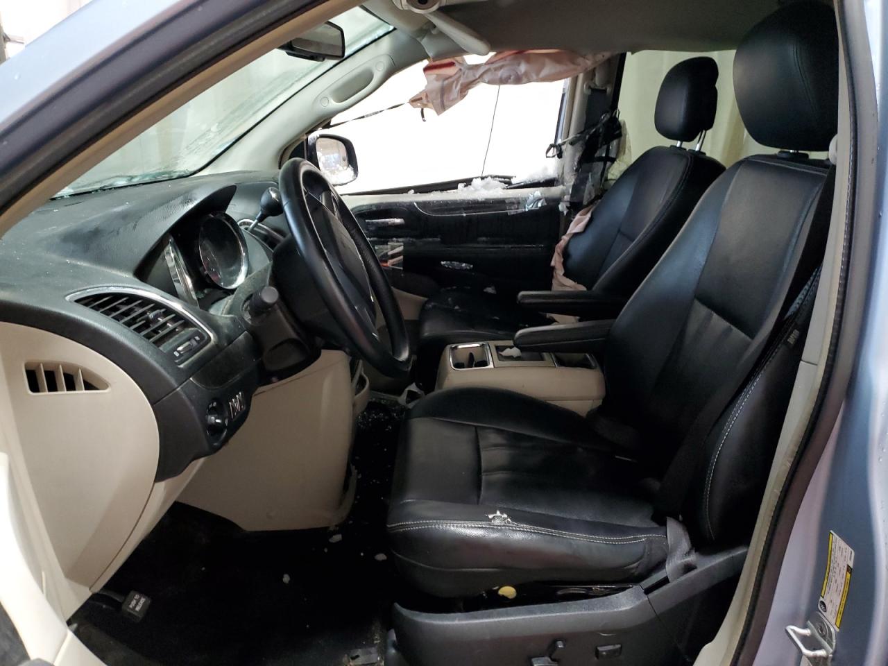 2012 Chrysler Town & Country - Image 7