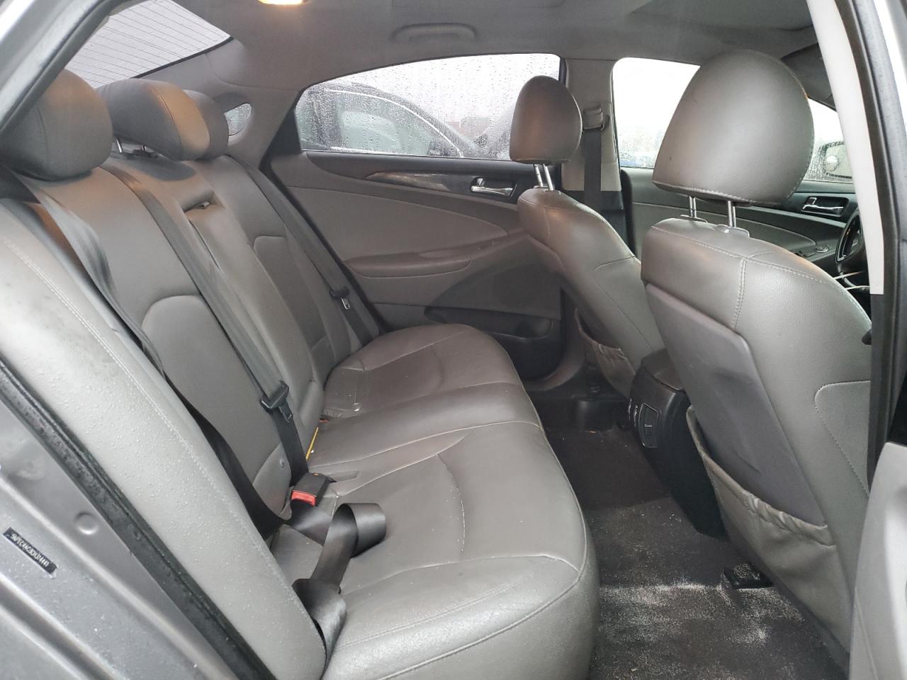 2012 Hyundai Sonata - Image 10