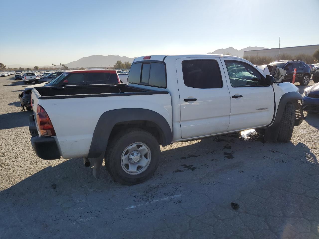 2014 Toyota Tacoma - Image 3