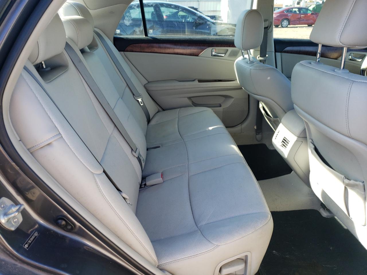 2011 Toyota Avalon - Image 10