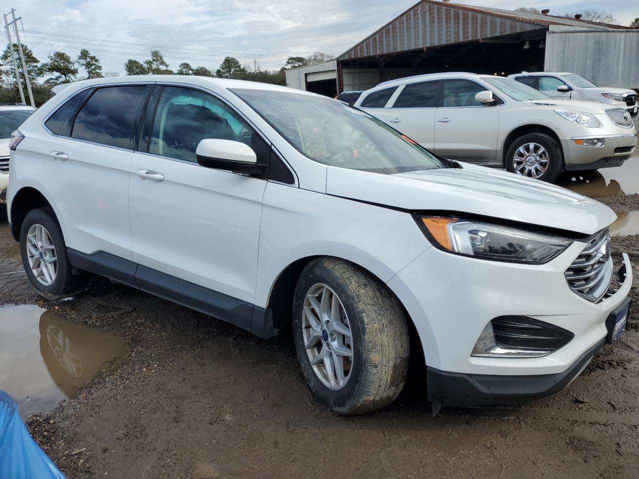2022 Ford Edge - Image 4