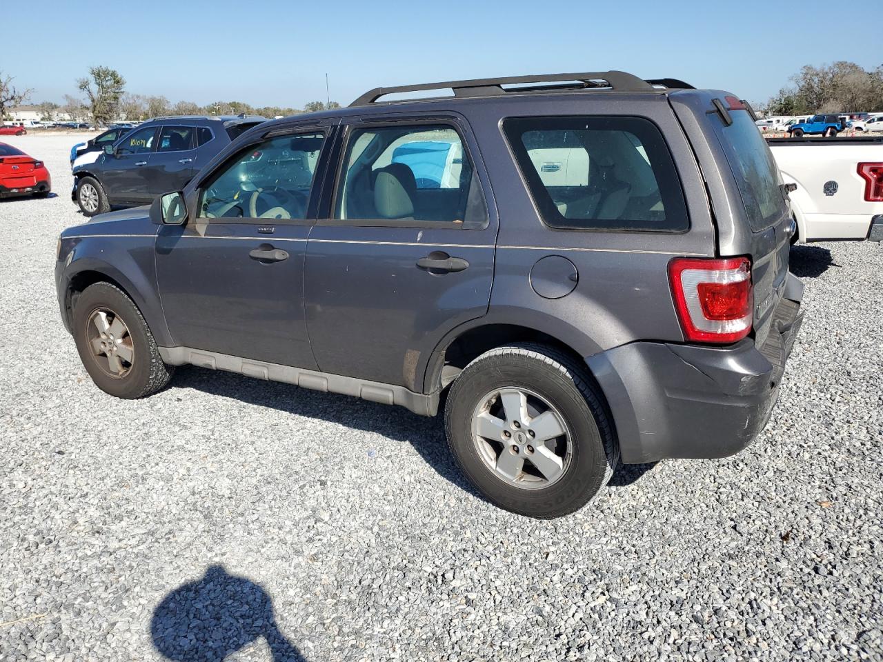 2009 Ford Escape - Image 2