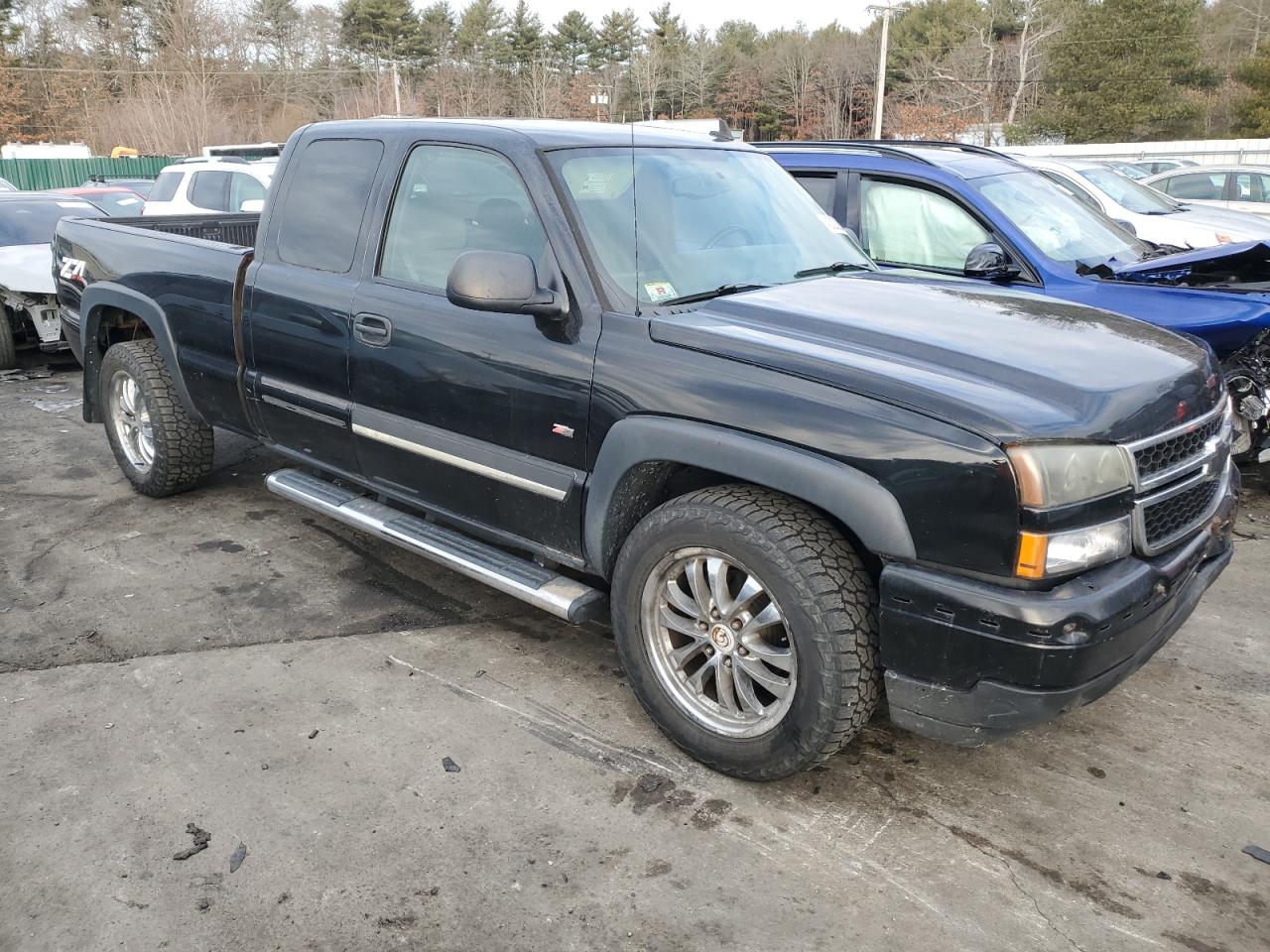 2006 Chevrolet Silverado - Image 4