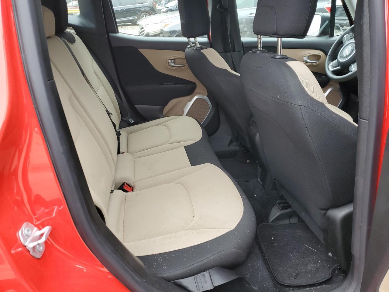 2016 Jeep Renegade - Image 11