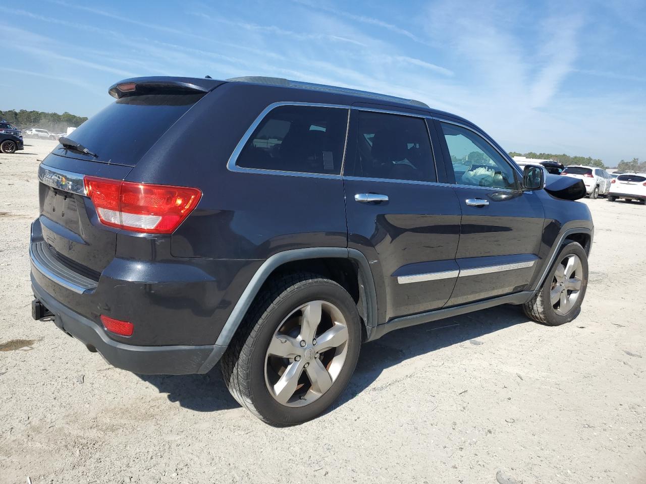 2013 Jeep Grand Cherokee - Image 3