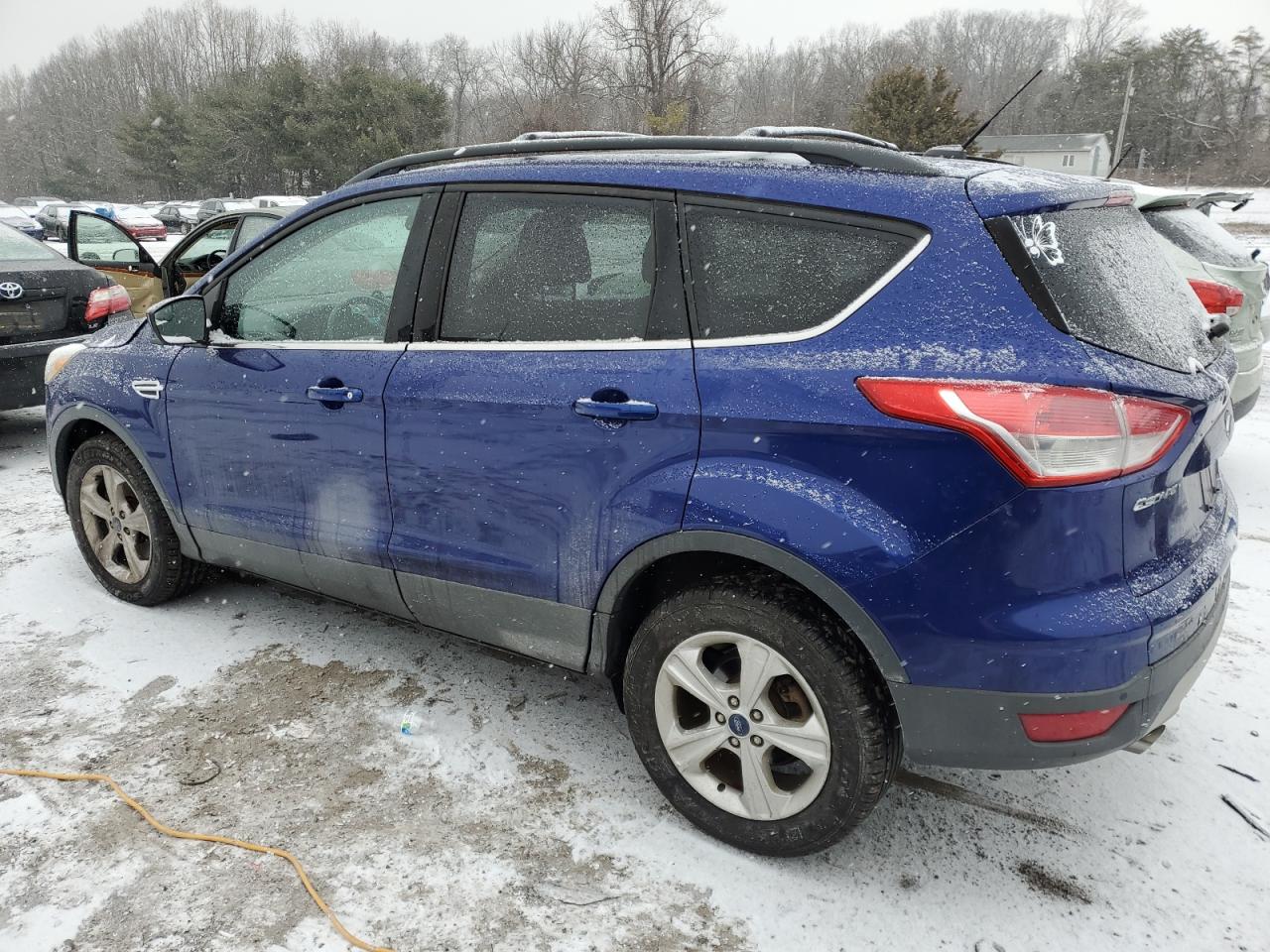 VIN 1FMCU9GX5GUC85589 2016 FORD ESCAPE no.2