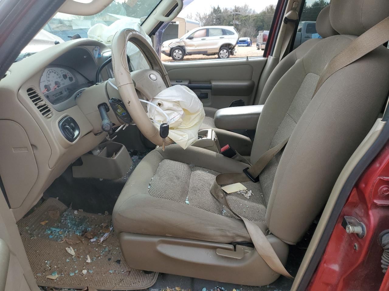 2004 Ford Explorer - Image 7
