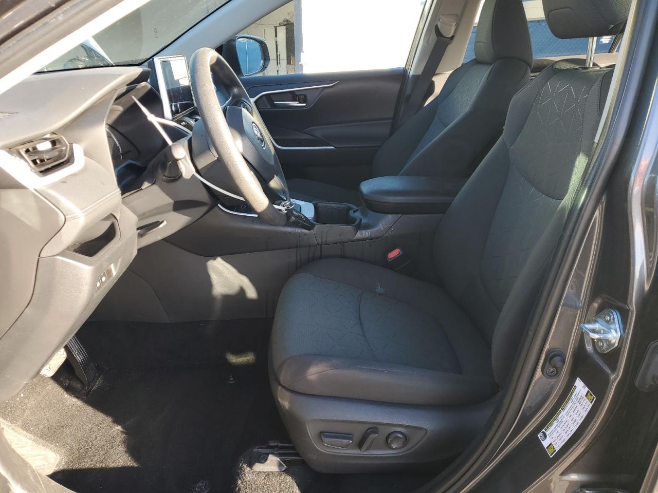 2024 Toyota RAV 4 - Image 7