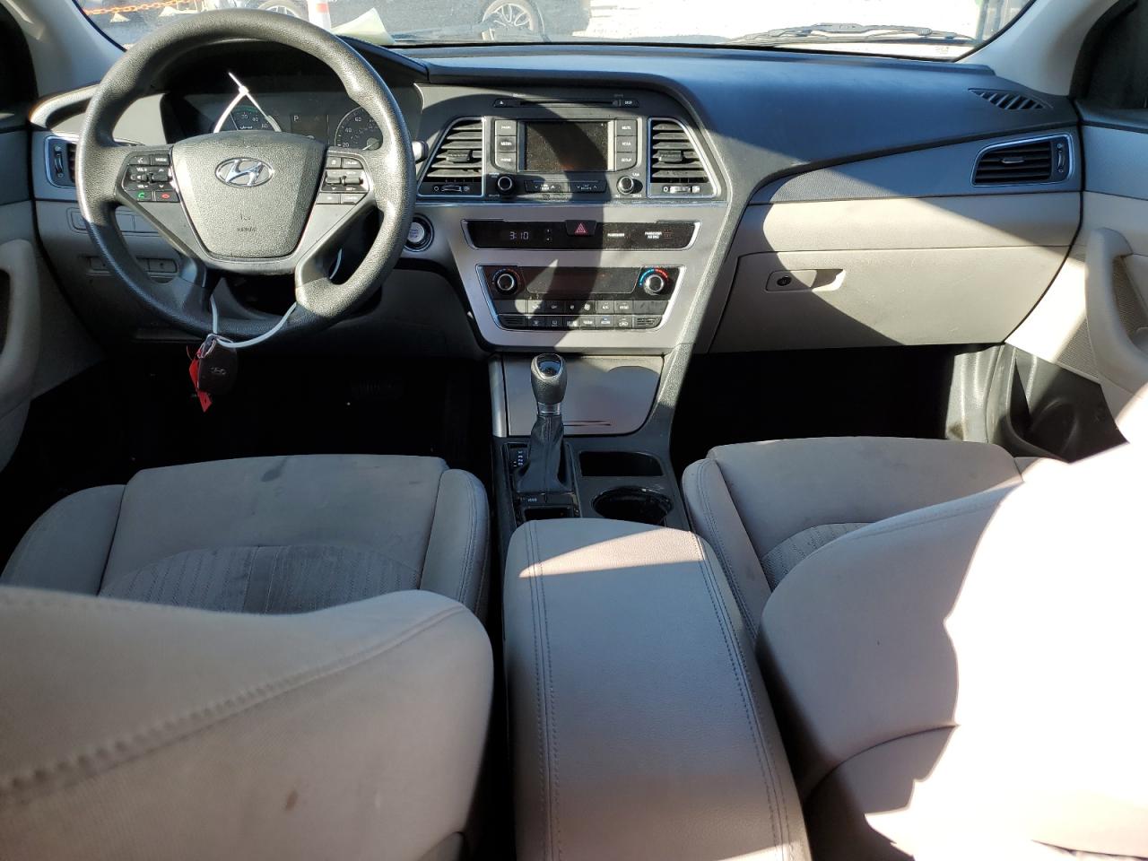 2016 Hyundai Sonata - Image 8