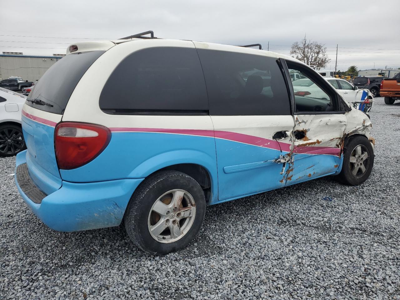 2006 Dodge Caravan - Image 3
