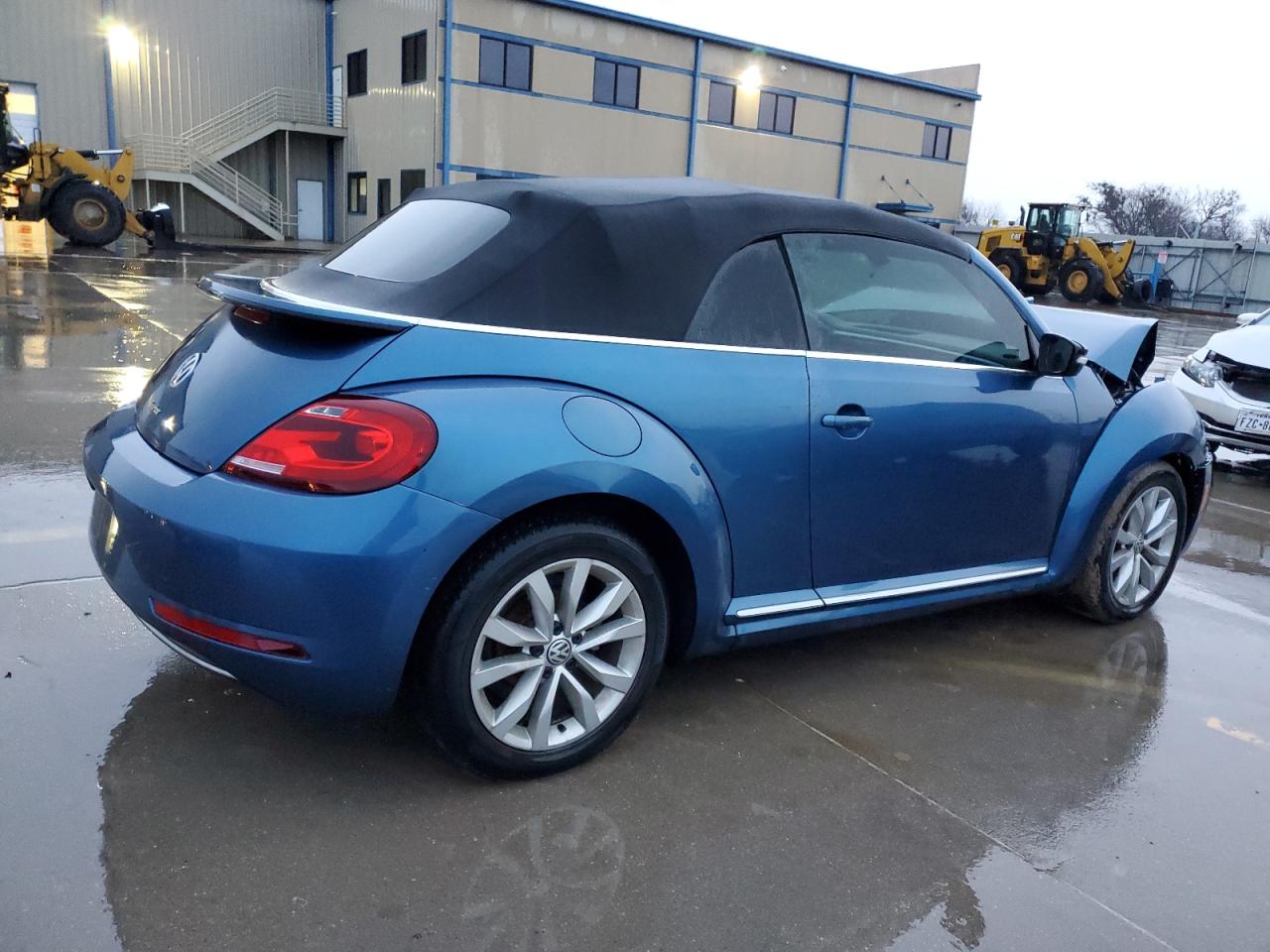 2017 Volkswagen Beetle - Image 3