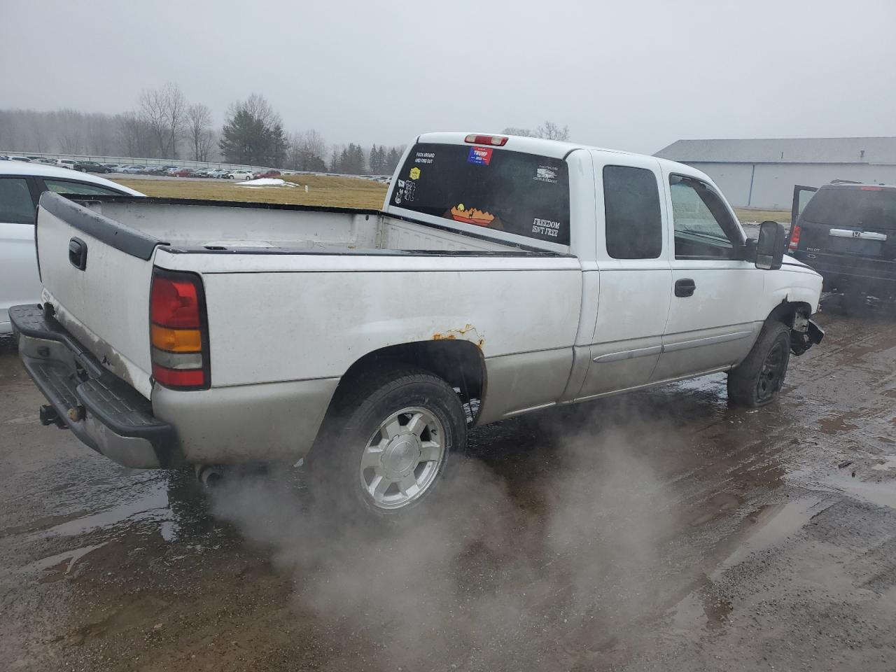 2006 GMC Sierra - Image 3