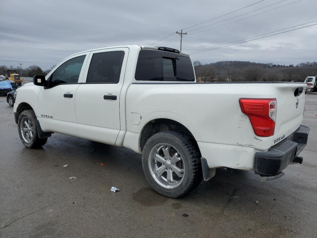 2019 Nissan Titan - Image 2