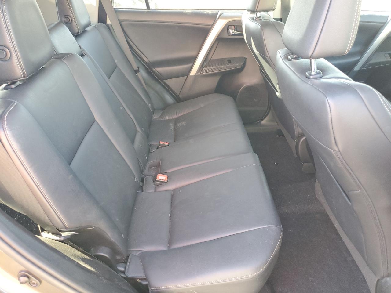 2015 Toyota RAV 4 - Image 11