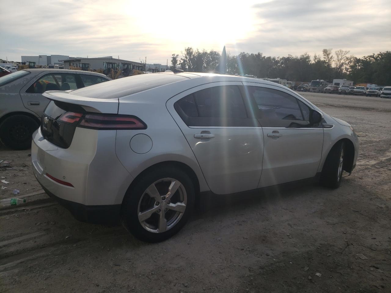 2012 Chevrolet Volt - Image 3