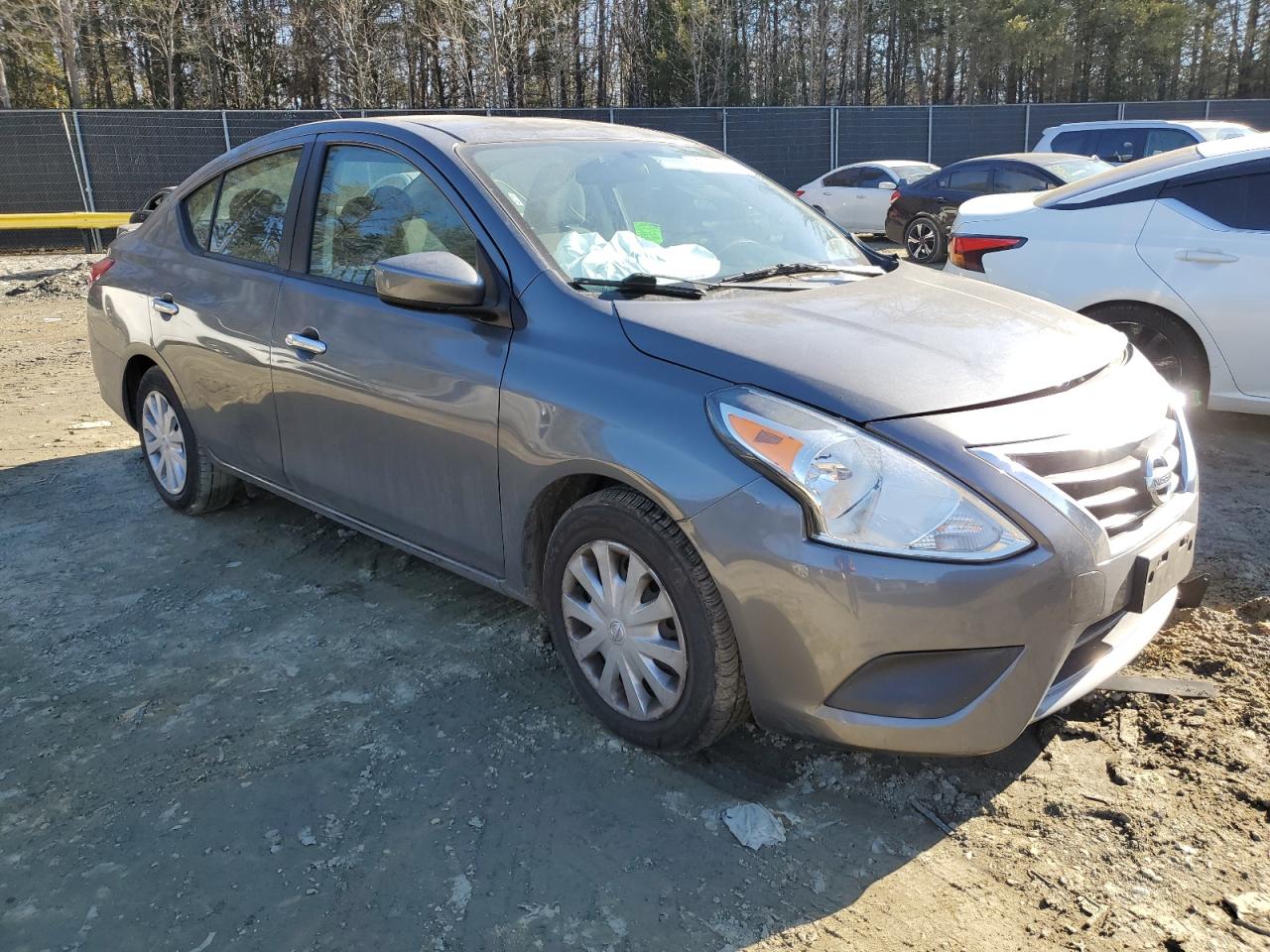 2019 Nissan Versa - Image 4