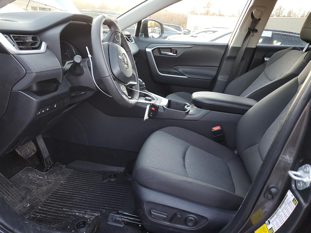2024 Toyota RAV 4 - Image 7