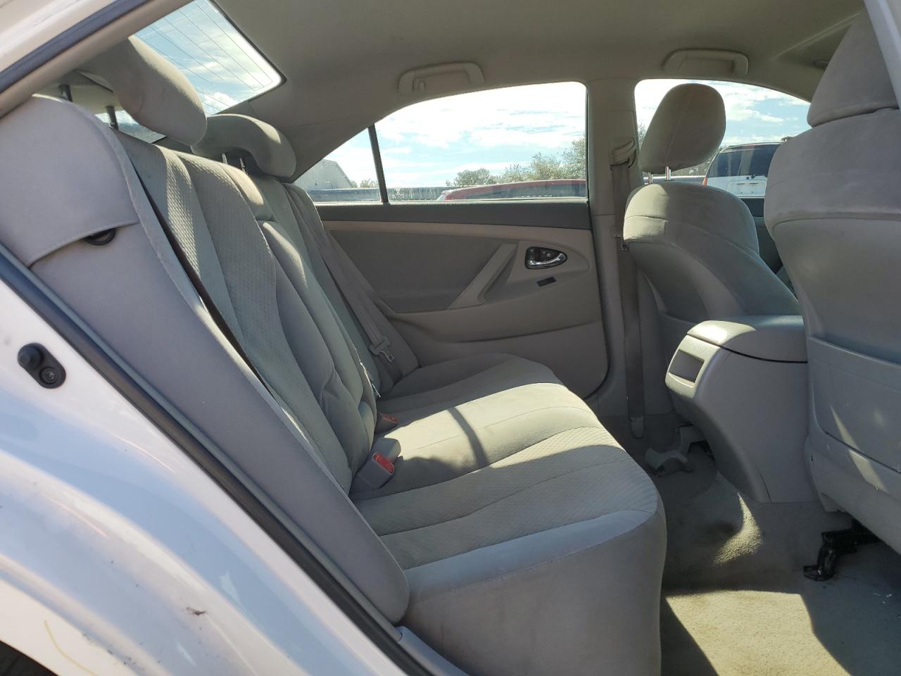 2009 Toyota Camry - Image 10