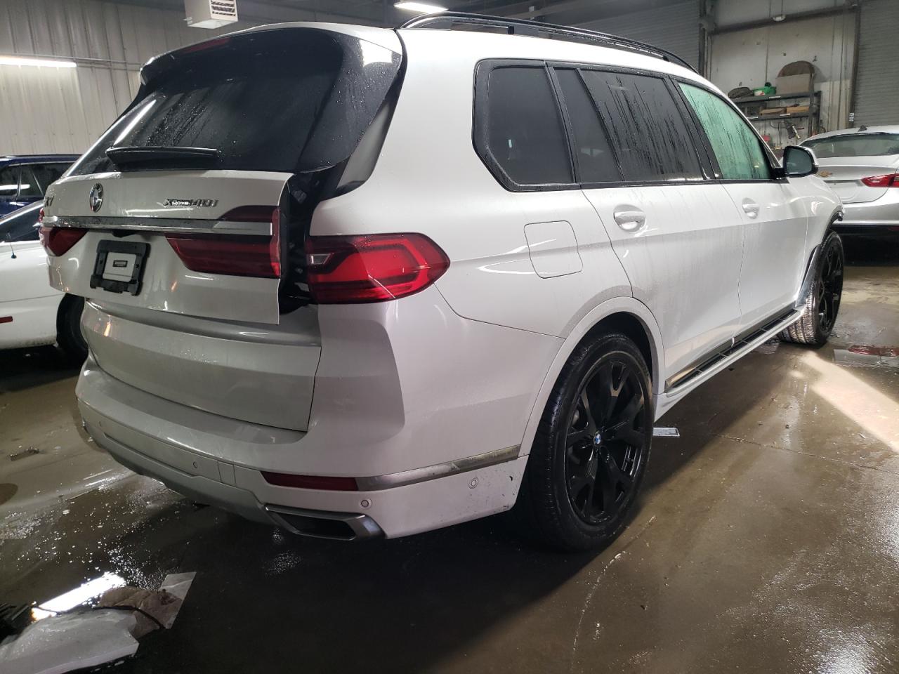 2021 BMW X7 - Image 3