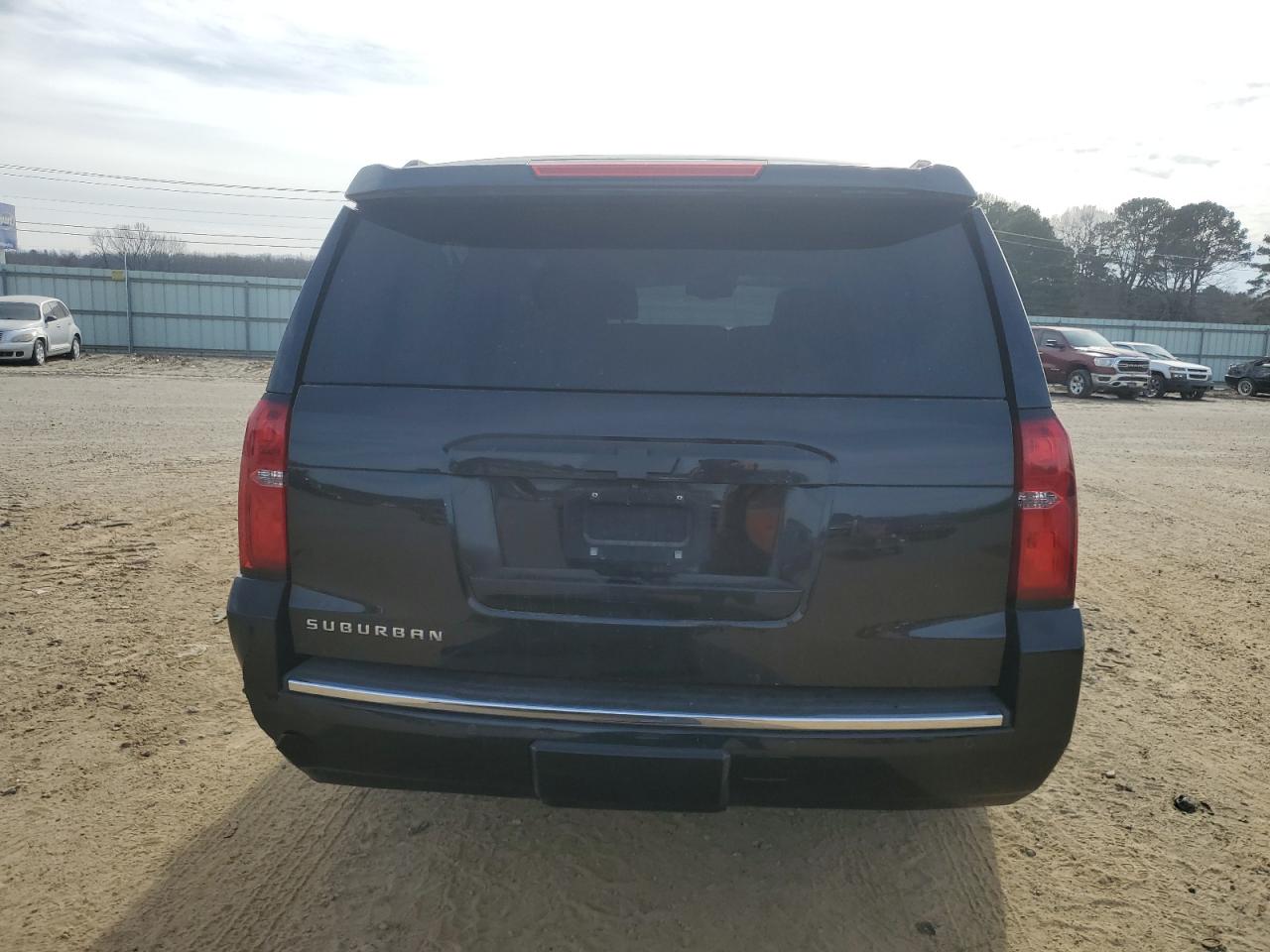 2015 Chevrolet Suburban - Image 6